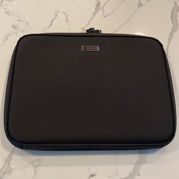 Tumi Handbags - Tumi 26112DH Alpha Reversible Executive Organizer